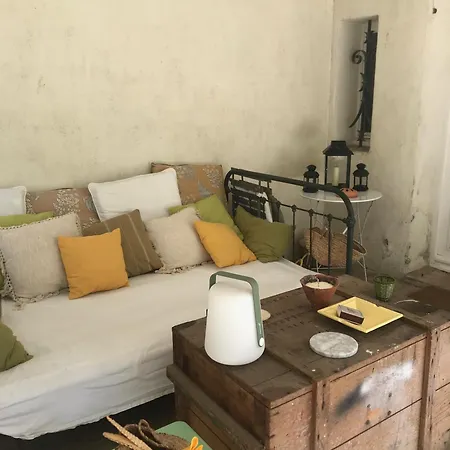 Des Figuiers Holiday home *
